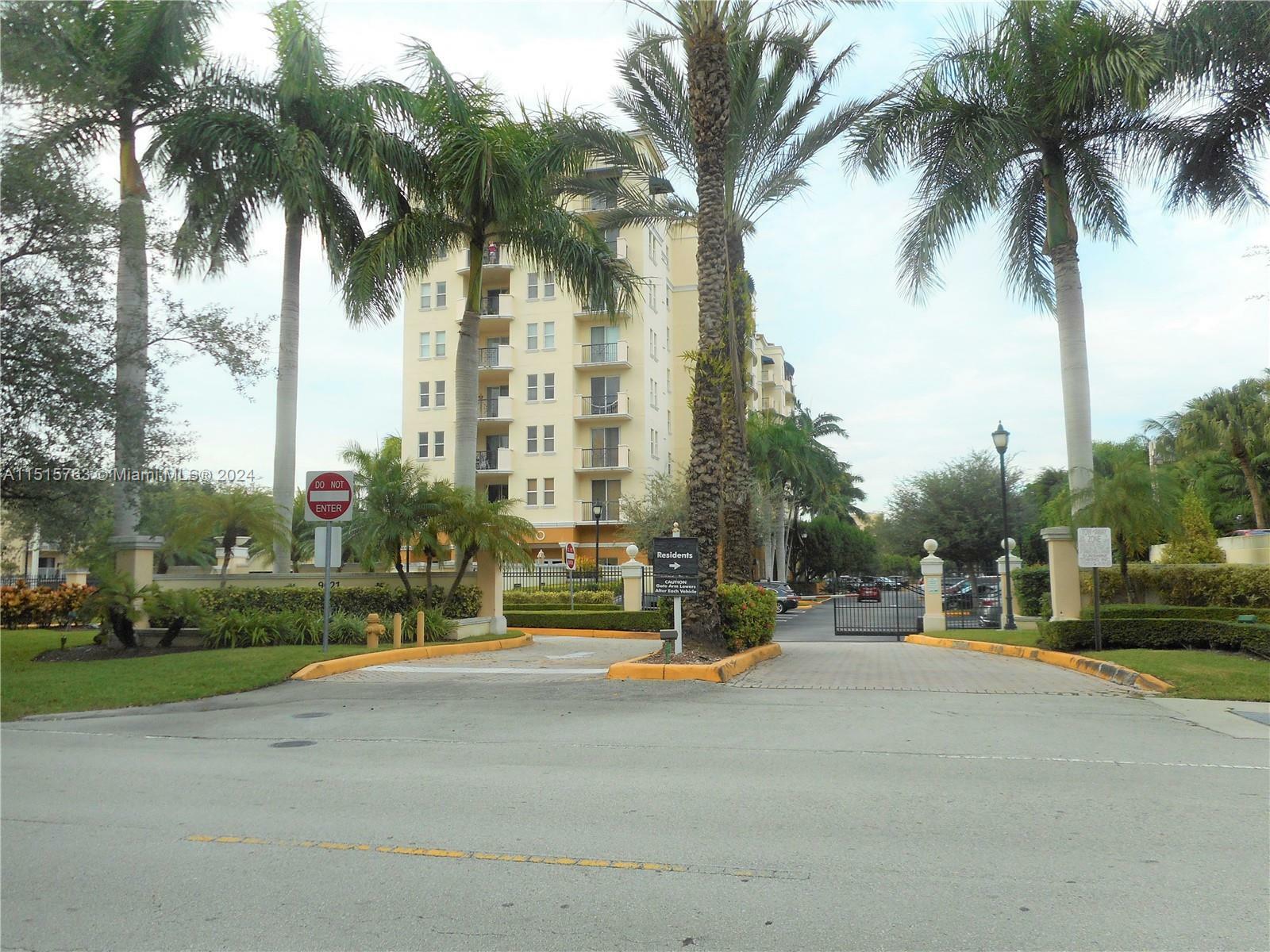 Property Photo: 9021 SW 94th St 706 FL 33176