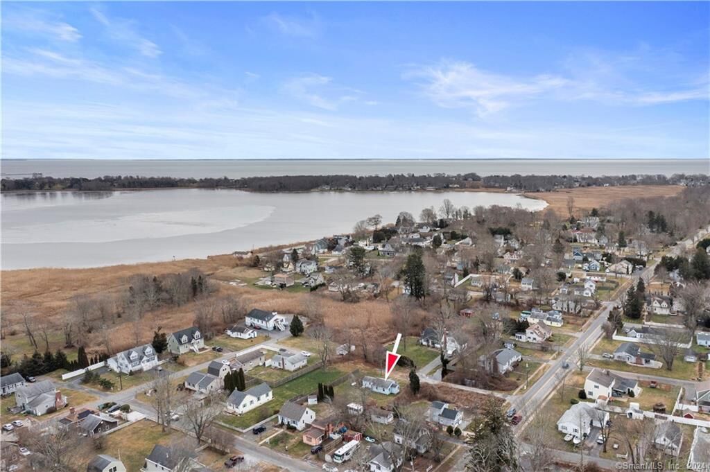 Property Photo:  6 West Street  CT 06475 