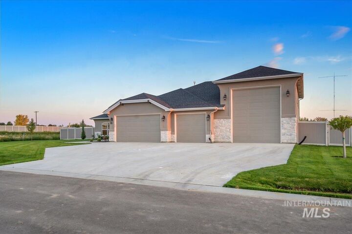 House for sale in Middleton 561 Gunnar Ct, Middleton, ID 83644