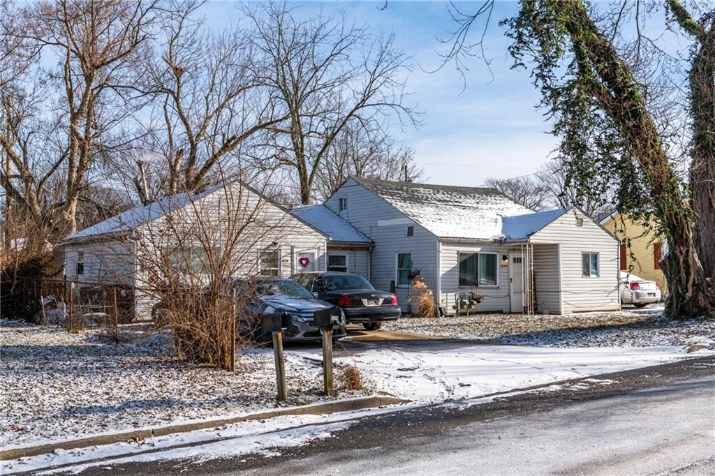 Property Photo: 1824 Rice Boulevard OH 45324