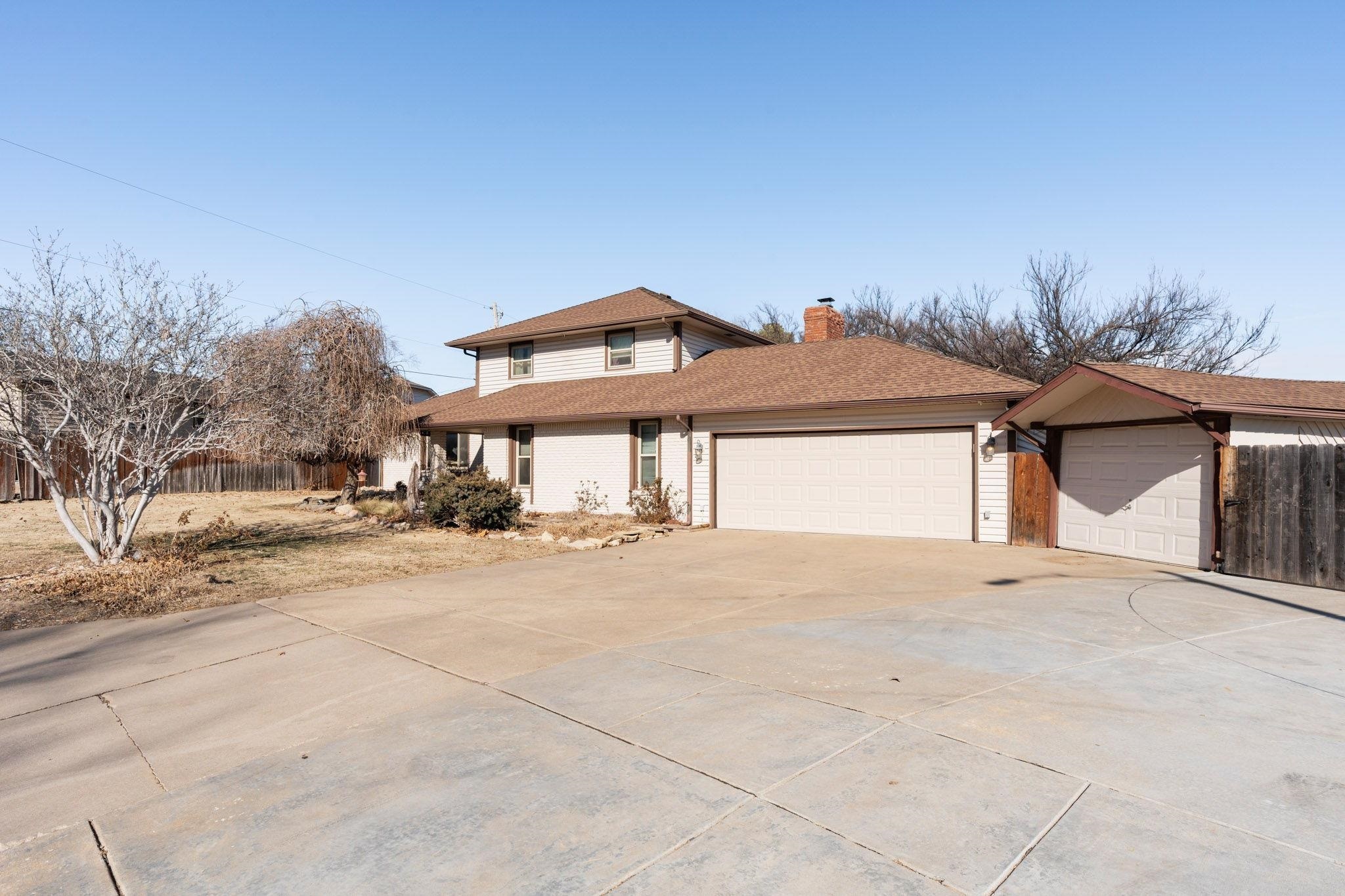 Property Photo:  1202 N Hazelwood Ln  KS 67212-2931 