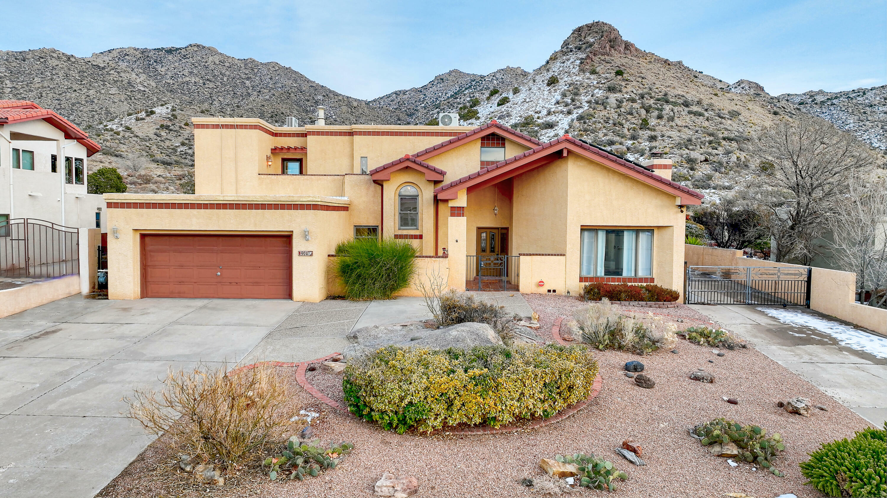 Property Photo:  904 Piedra Vista Road NE  NM 87123 