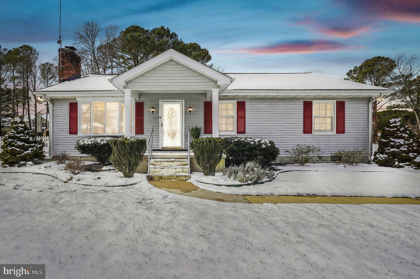 Property Photo:  325 Queen Anne Road  MD 21666 