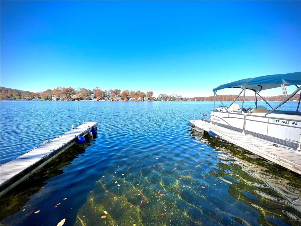 Property Photo:  174 East Lake Boulevard 1R  NY 10541 