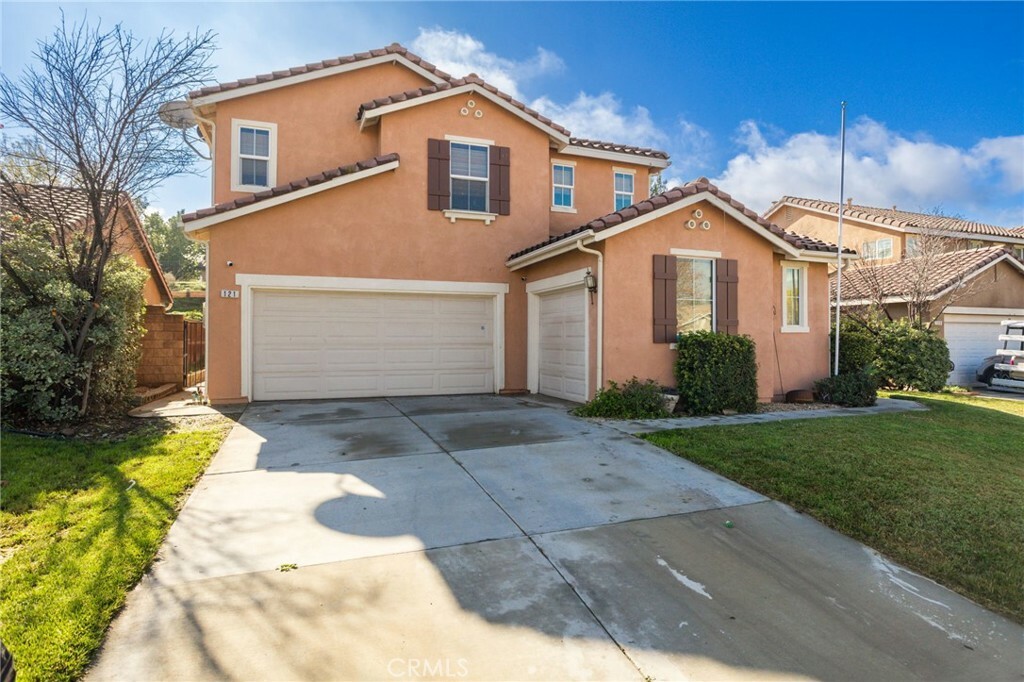 Property Photo:  121 Quartz Lane  CA 92570 