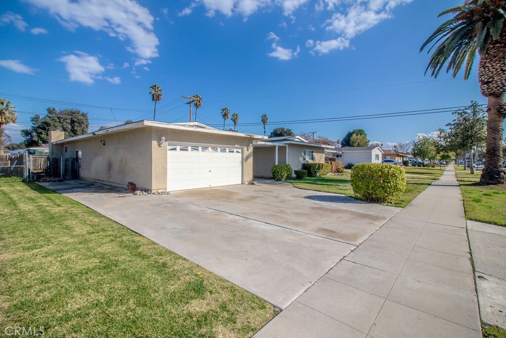 Property Photo:  4105 Manchester Place  CA 92503 