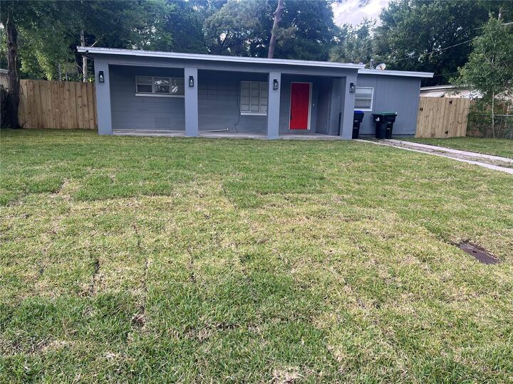 Property Photo: 5207 Montague Place FL 32808