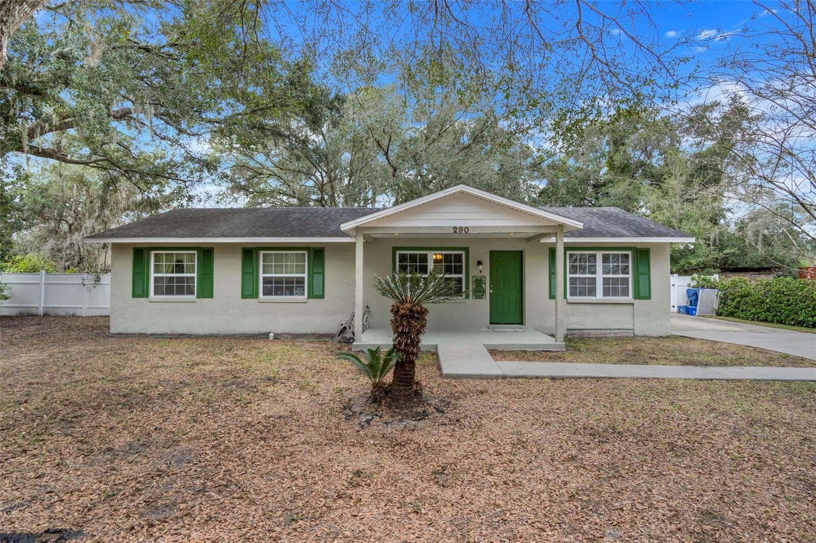 Property Photo:  290 Garden Avenue  FL 34736 