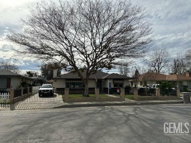 2609 Bank Street  Bakersfield CA 93304 photo