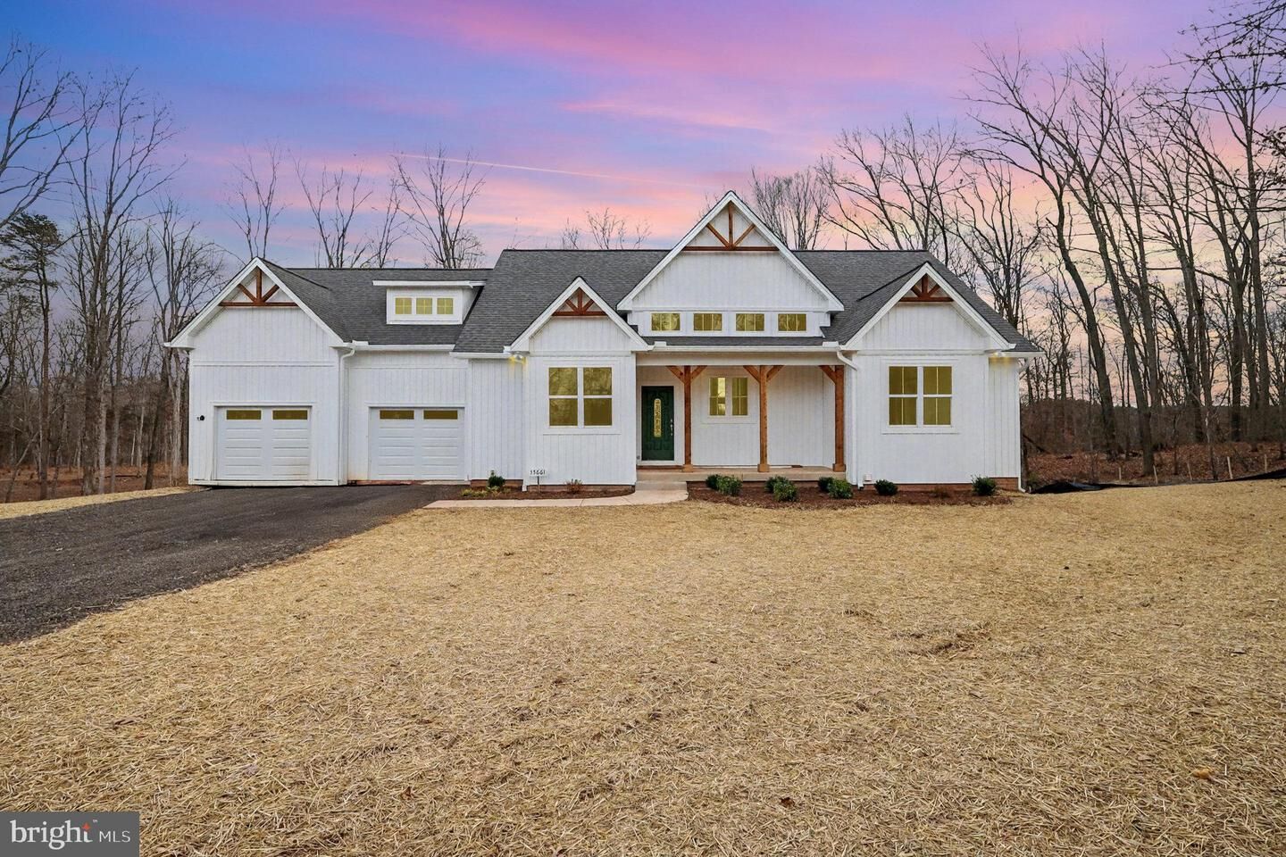 Property Photo: 15661 Sunshine Ridge Lane VA 20155