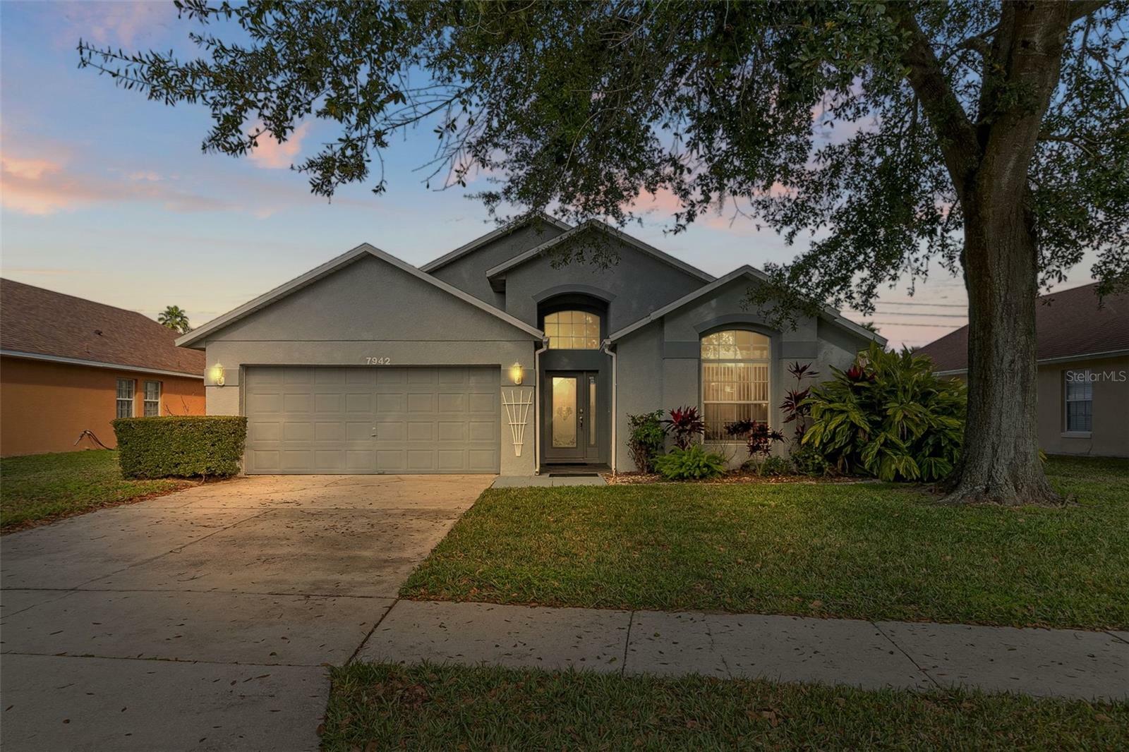 Property Photo:  7942 Golden Pond Circle  FL 34747 