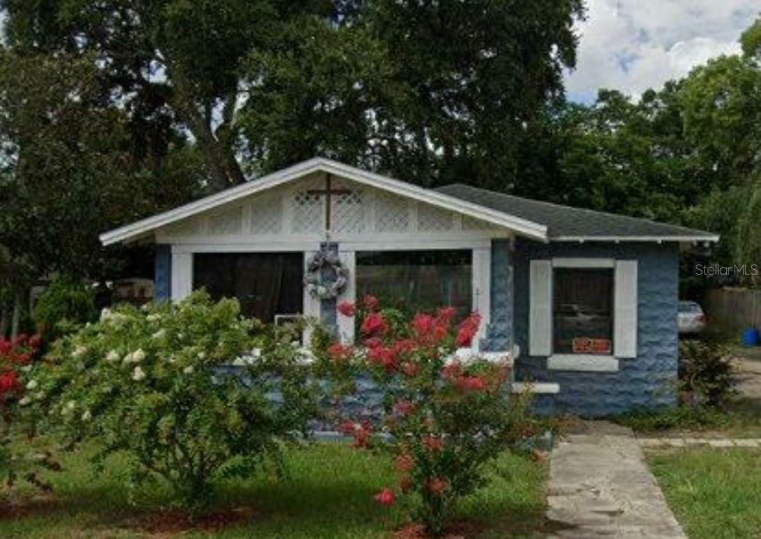 Property Photo:  218 E Magnolia Street  FL 34736 