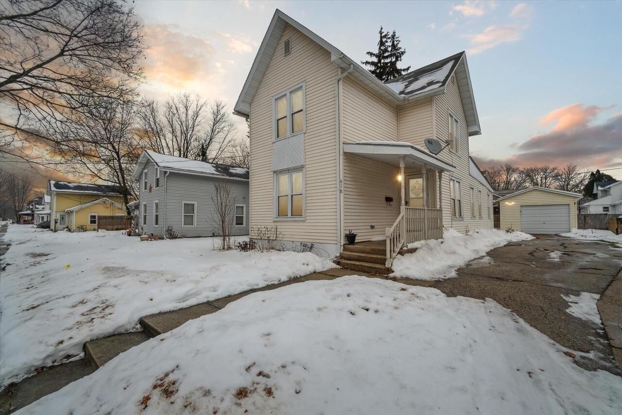 Property Photo:  418 North Chatham Street  WI 53548