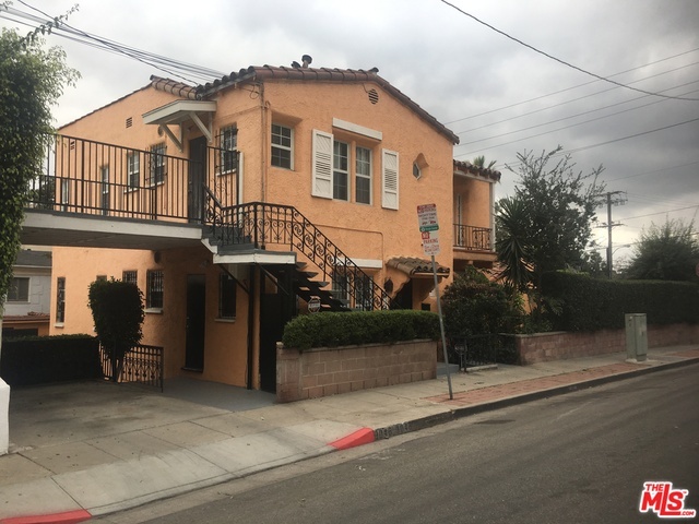 Property Photo:  9048 N Phyllis Ave  CA 90069 