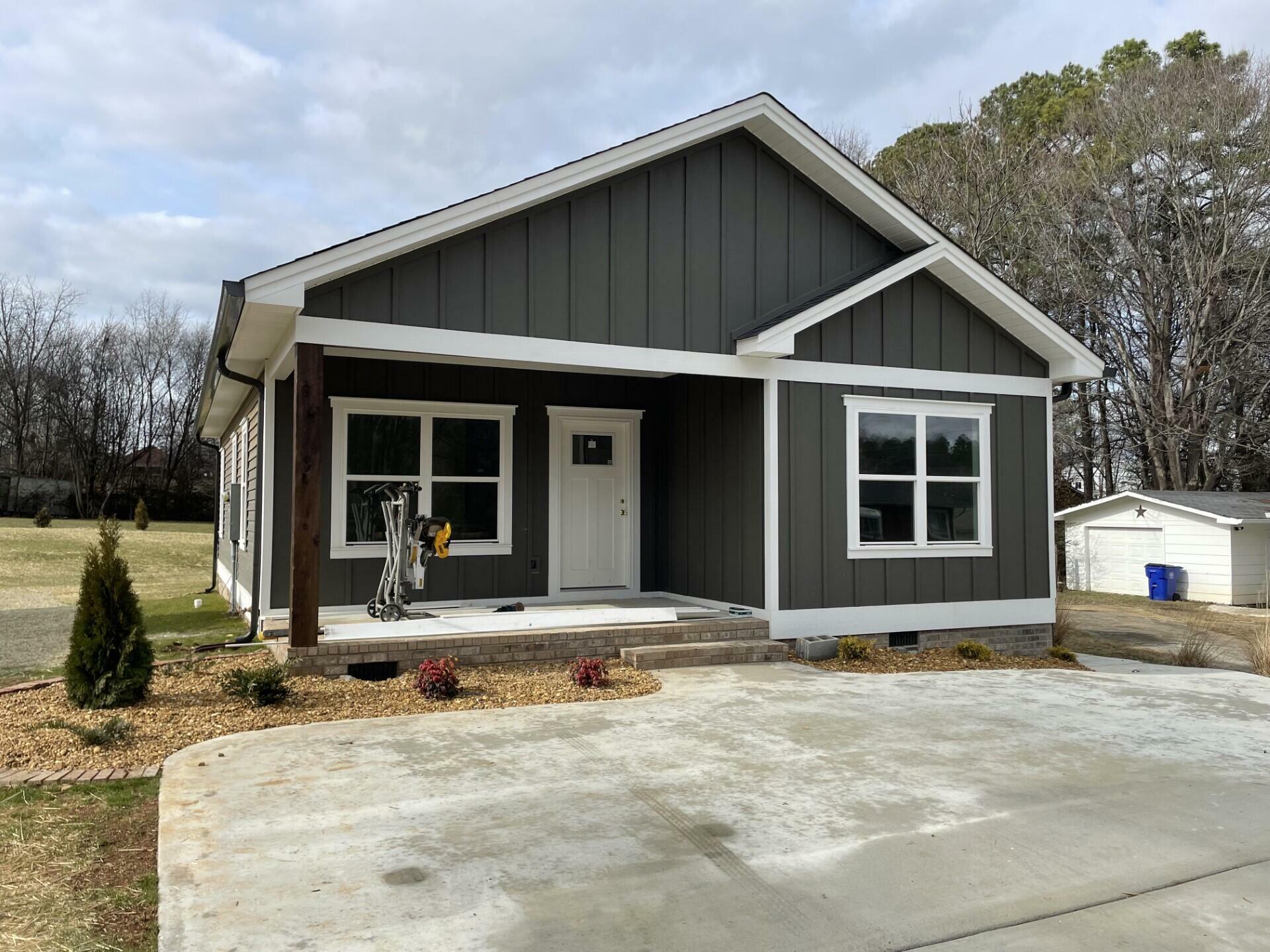 Property Photo: 1488 SW Parker Avenue TN 37311