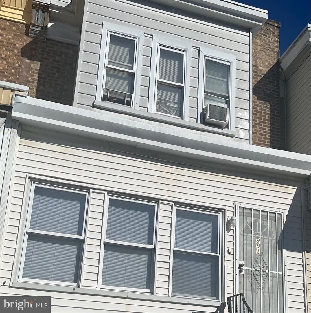 Property Photo:  991 Carver Street  PA 19124 