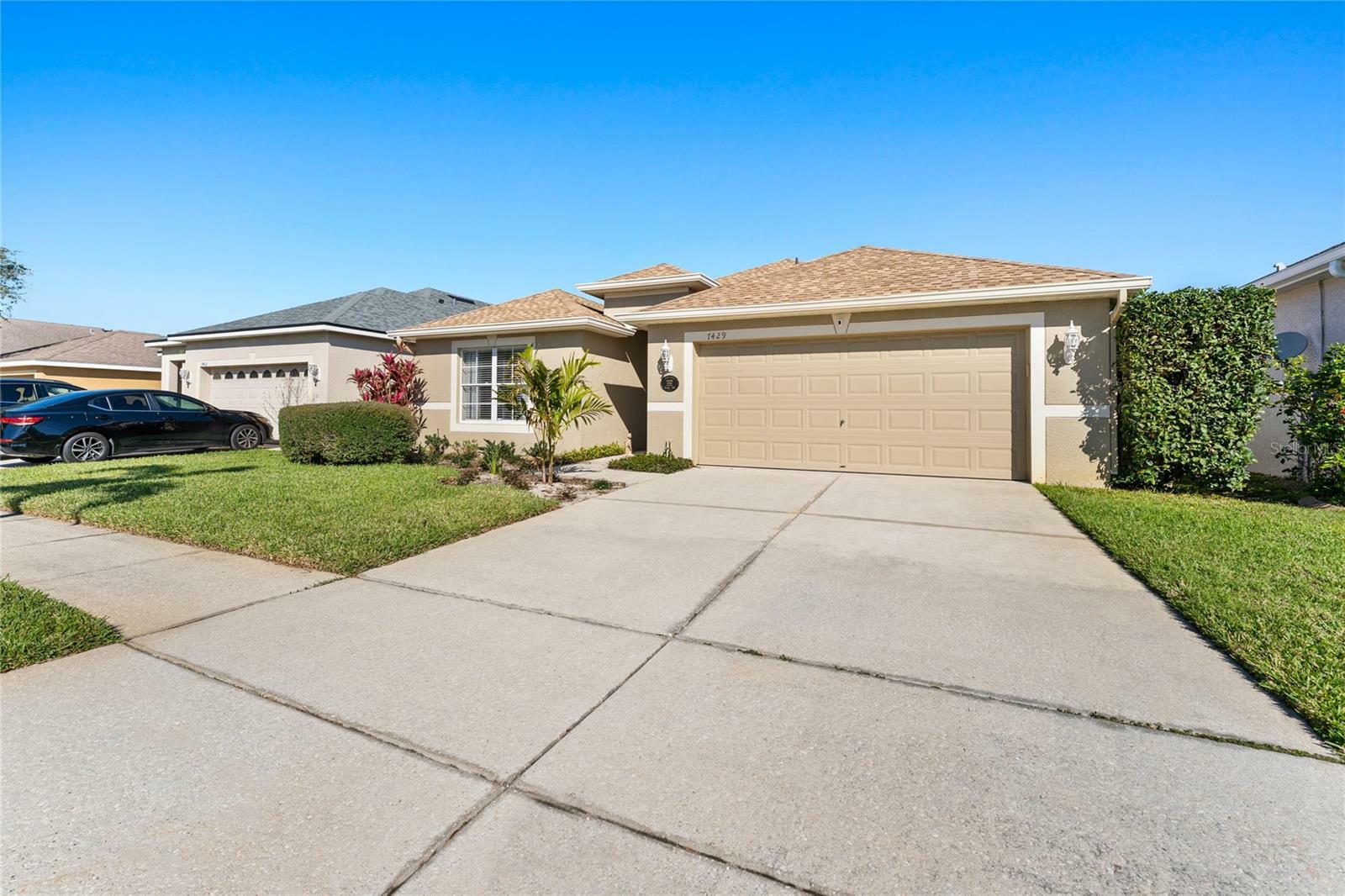 Property Photo:  7429 Dragon Fly Loop  FL 33534 