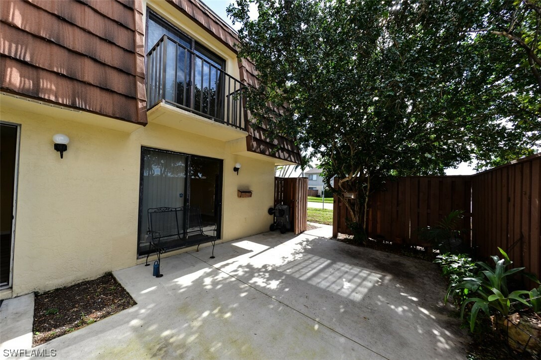 Property Photo:  5231 Cedarbend Drive 4  FL 33919 