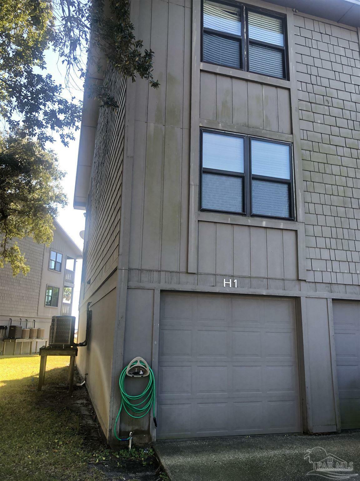 Property Photo:  200 Pensacola Beach Rd H1  FL 32561 