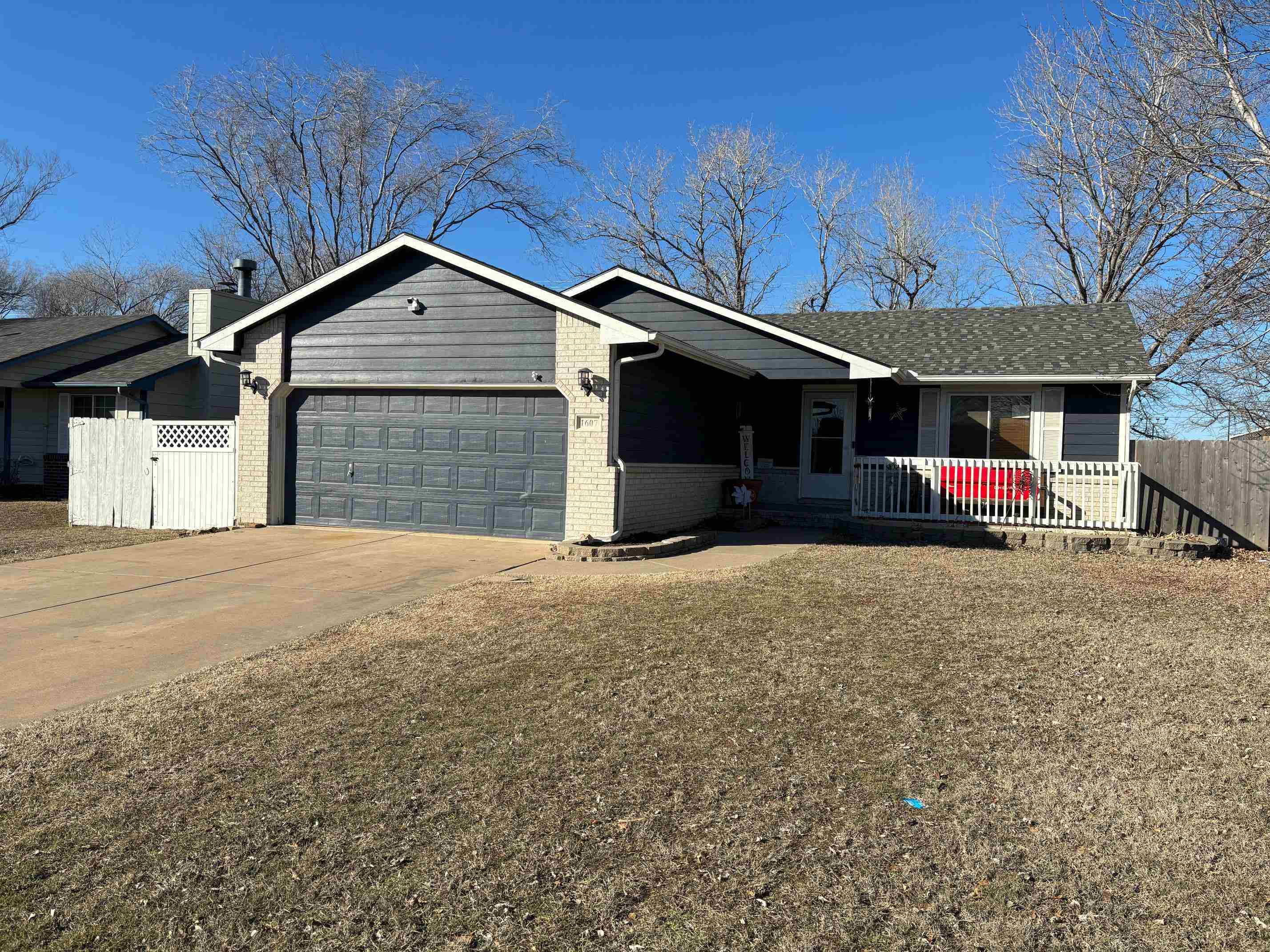 Property Photo:  1607 S Lark Ct  KS 67209 