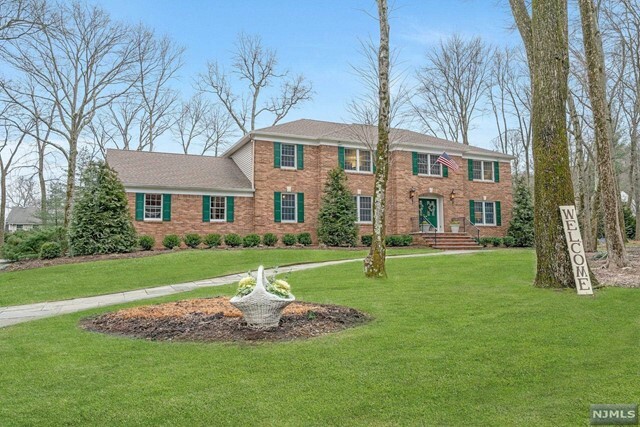 Property Photo:  811 Sussex Road  NJ 07417 