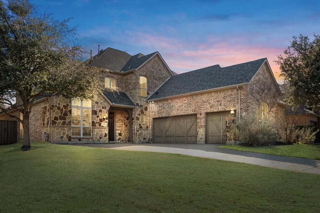Property Photo:  1350 Moonlight Trail  TX 75078 