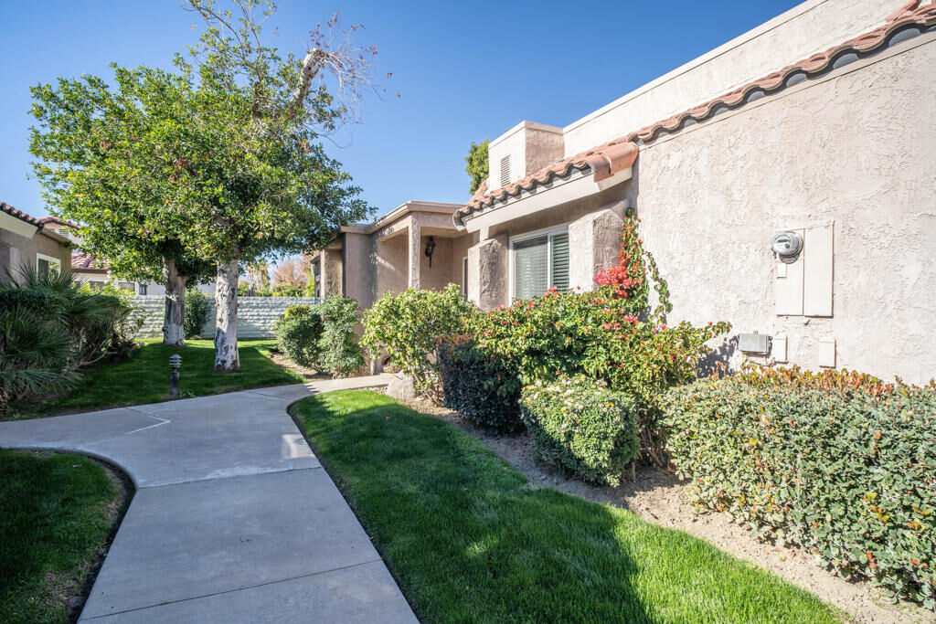 Property Photo: 43895 San Ysidro Circle CA 92260