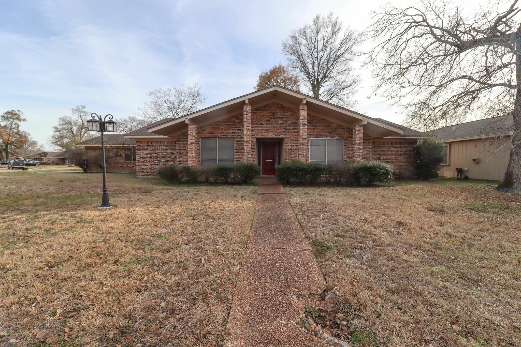 Property Photo:  5335 Cambridge Ln.  TX 77707 