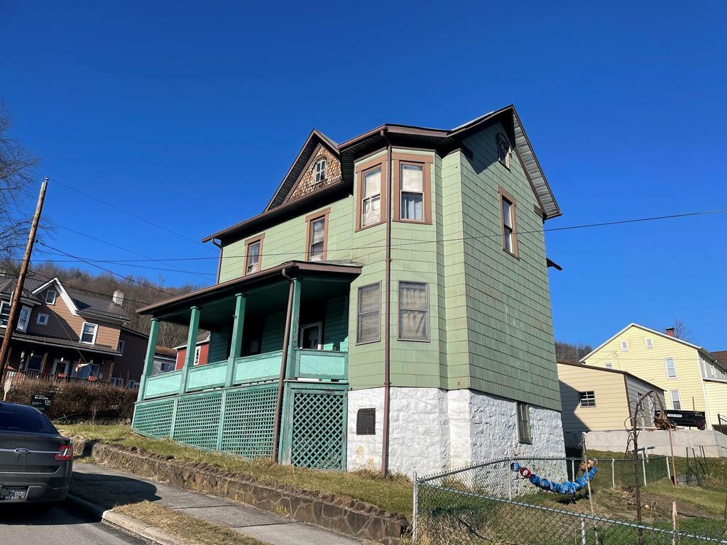 Property Photo:  412 Oak Street  PA 15909 