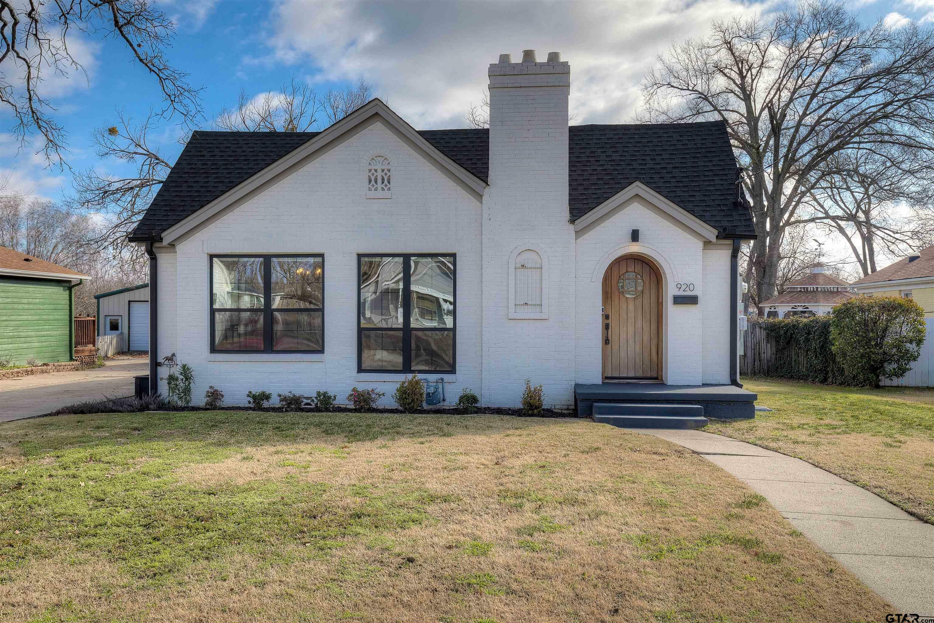 Property Photo:  920 Church Street  TX 75482 