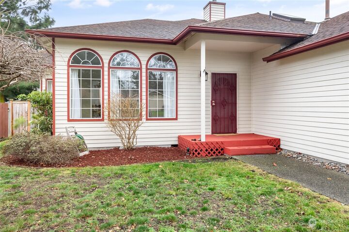 Property Photo:  1221 NW 5th Avenue  WA 98277 