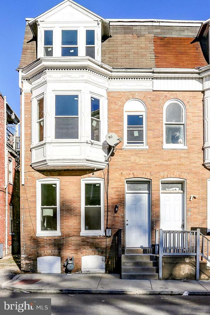 Property Photo: 141 S West Street PA 17401