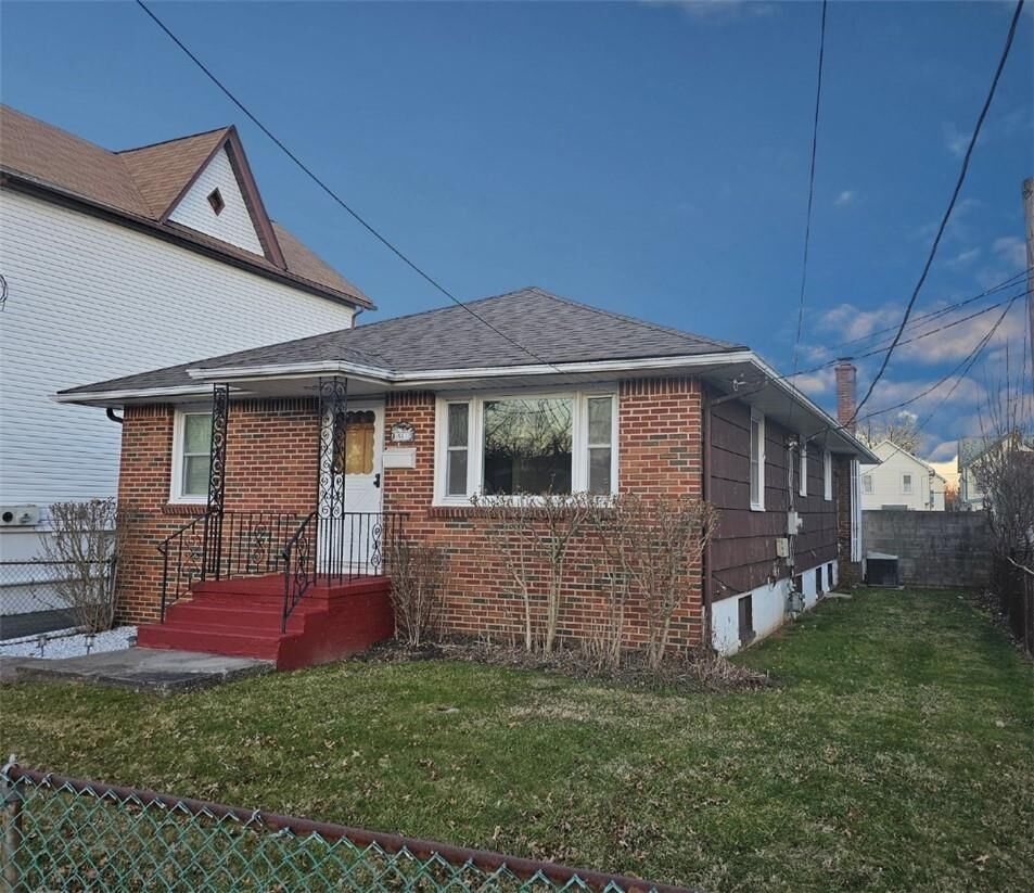 Property Photo:  54 Blauvelt Avenue  NY 10993 