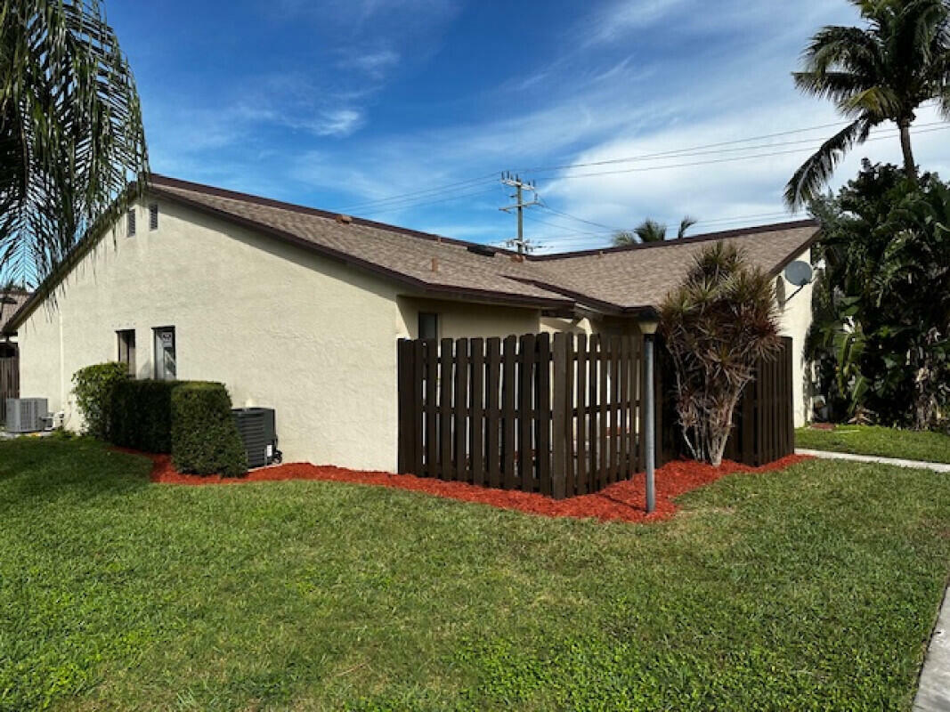 Property Photo:  2801 Waterview Circle  FL 33461 