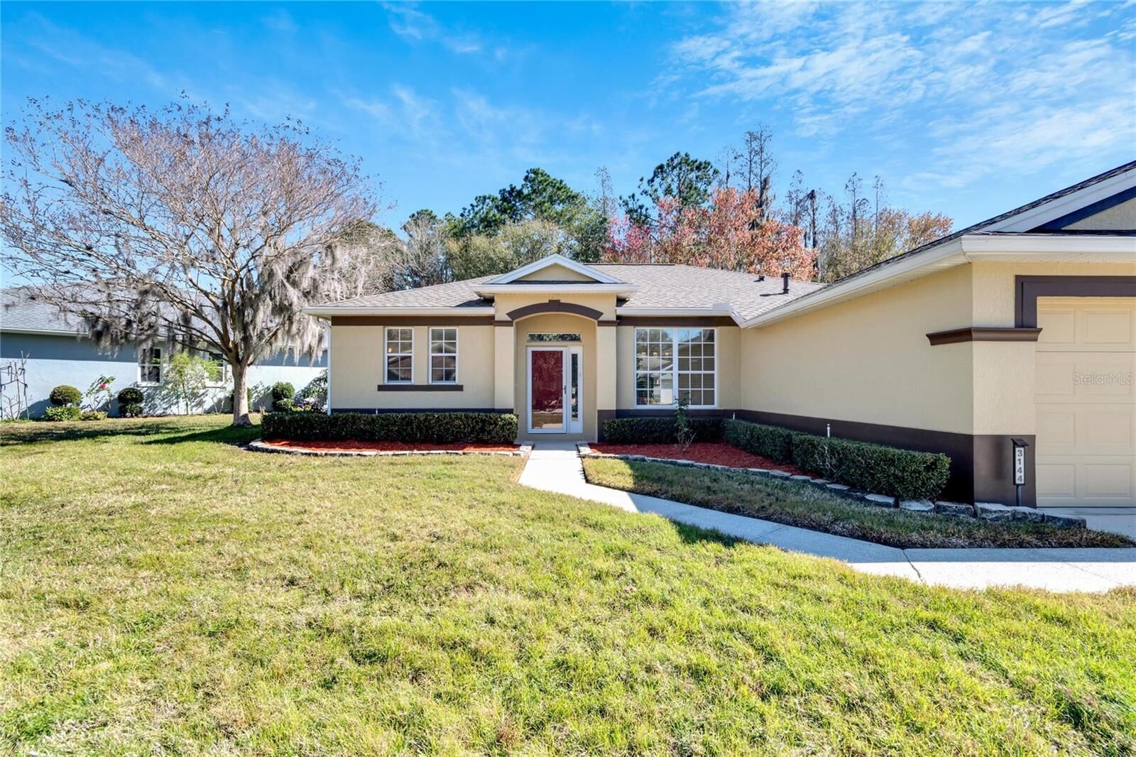 Property Photo: 3144 Bellflower Way FL 33811