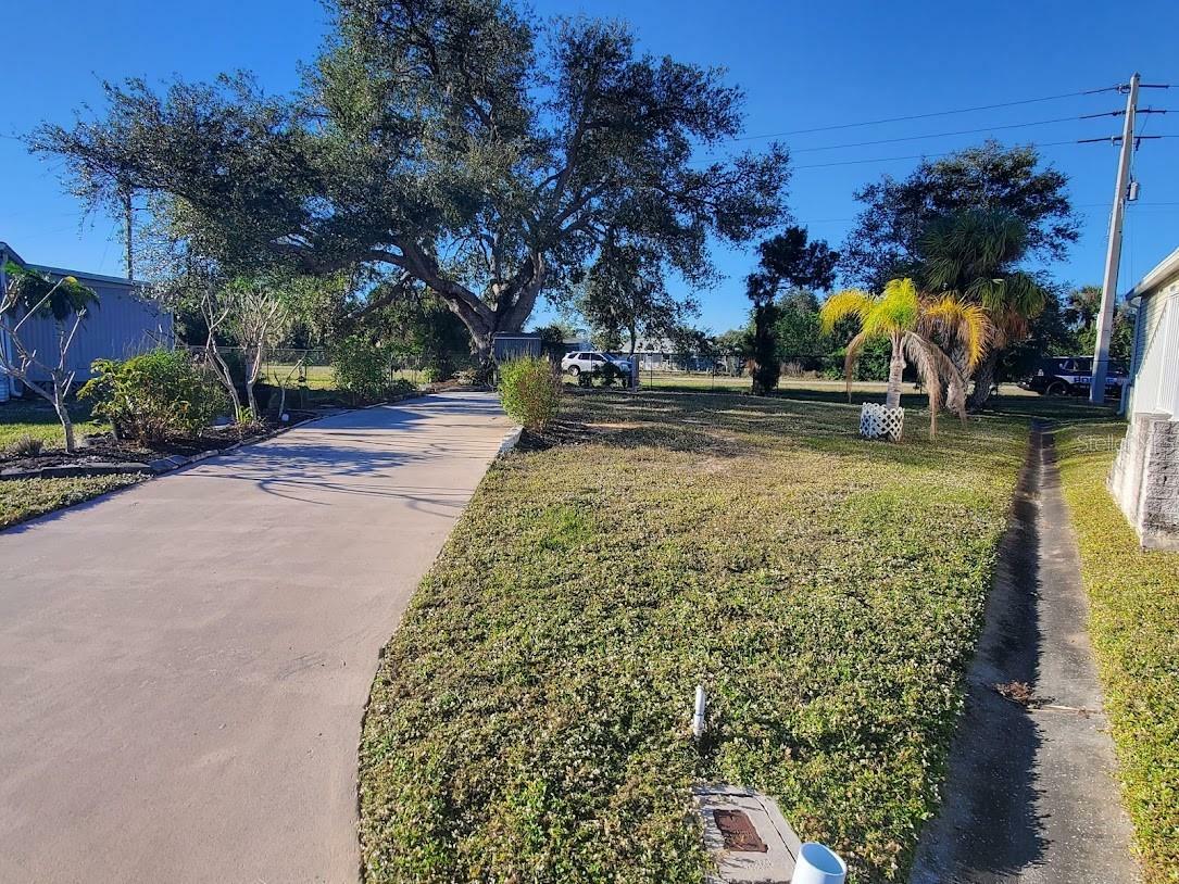 Property Photo:  6880 Pleasant Court  FL 34287 