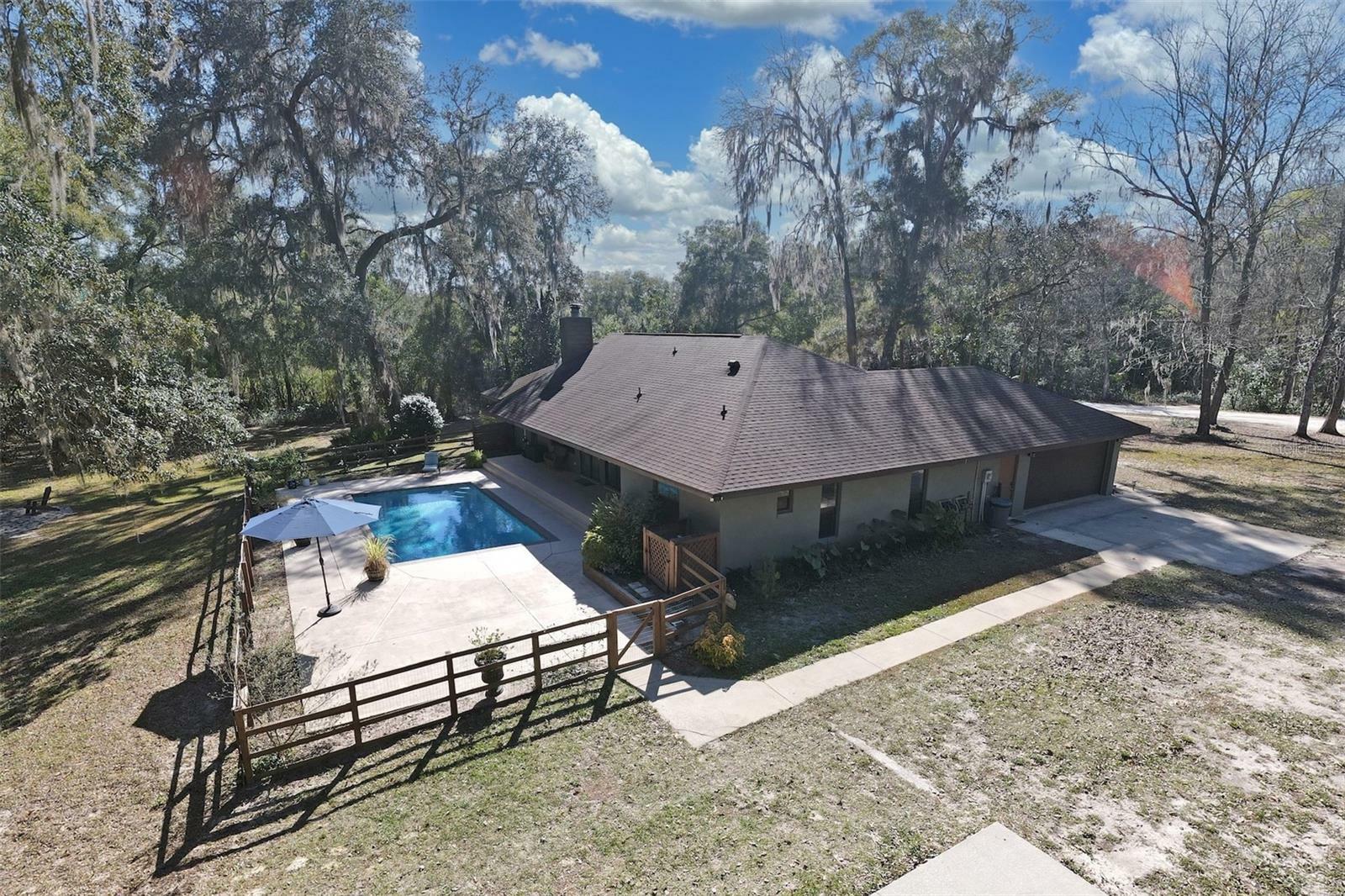 Property Photo:  13595 NE 41st Terrace  FL 32617 