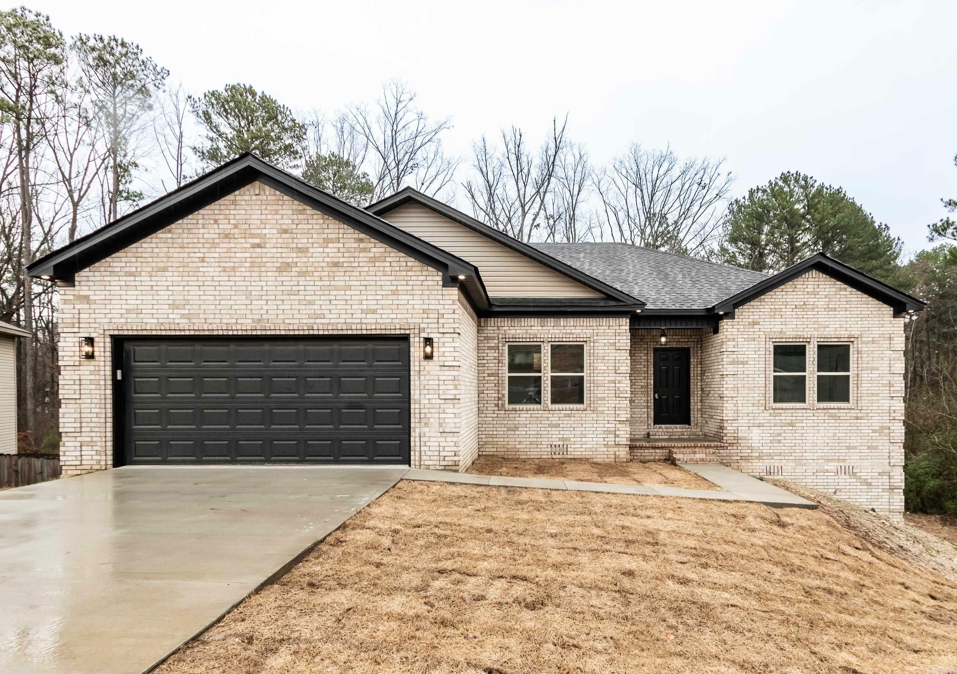 Property Photo:  9 Erving Cove  AR 72204 