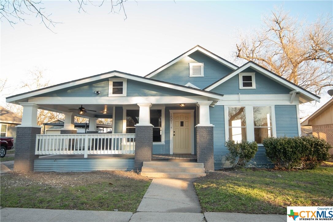 Property Photo: 1001 S 11th Street TX 76504