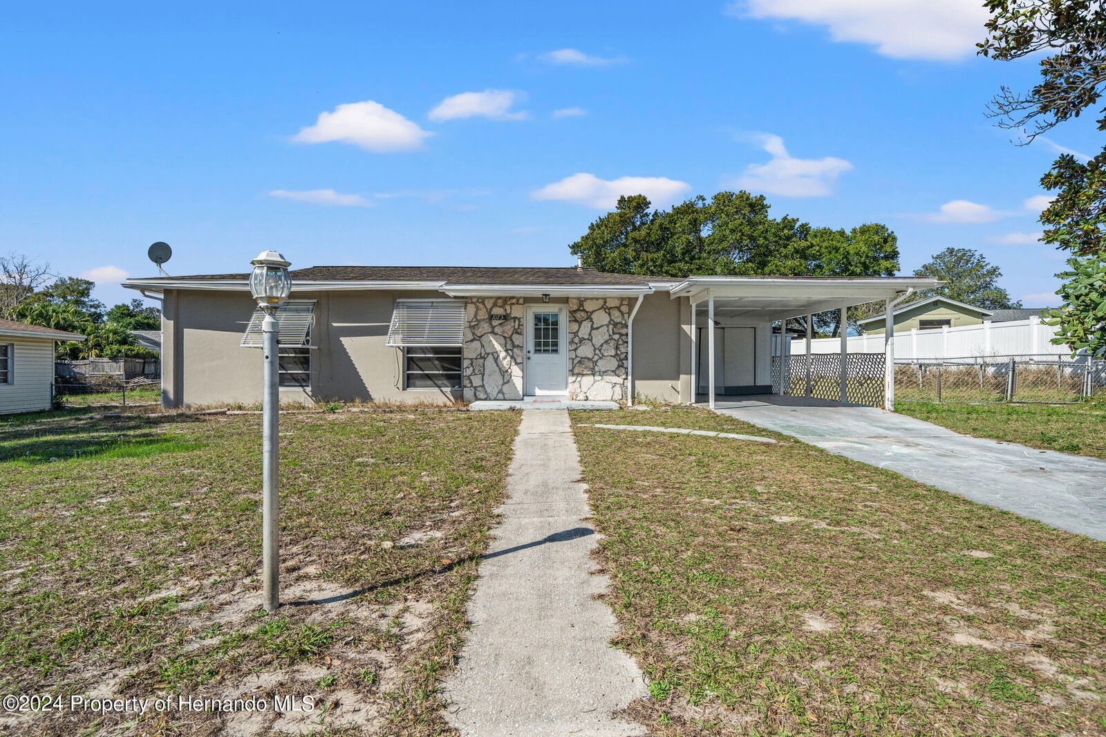 Property Photo:  1073 Cobblestone Drive  FL 34606 