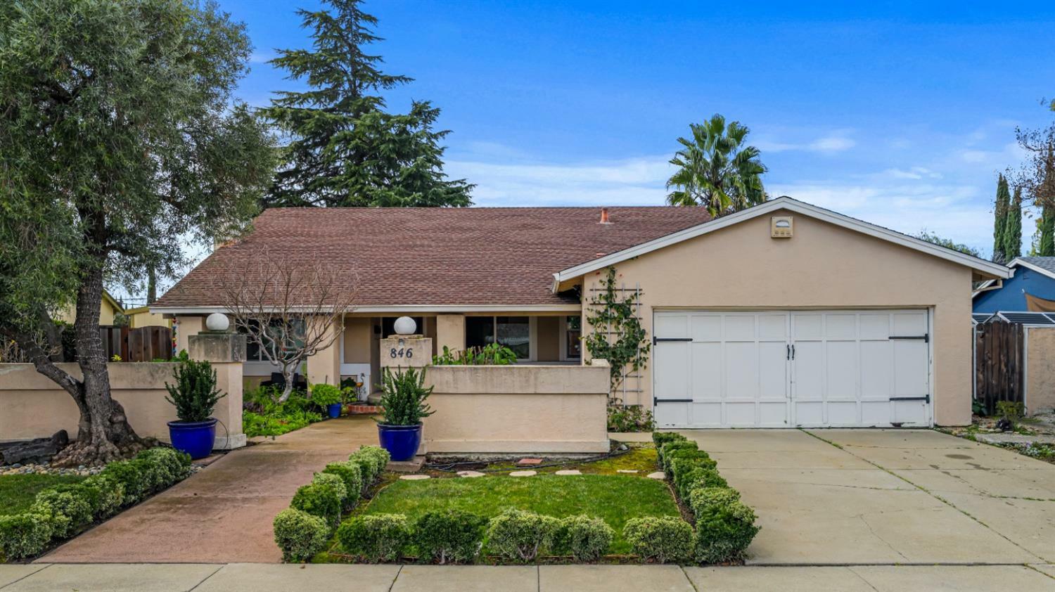 Property Photo:  846 Curlew Road  CA 94551 