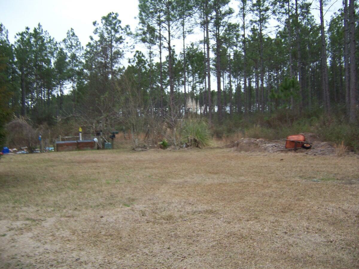 Property Photo: 1287 Wallace Road FL 32433