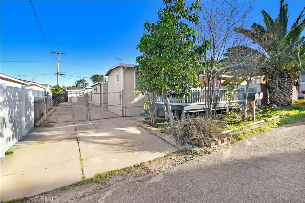 Property Photo:  32958 Urban Avenue  CA 92530 