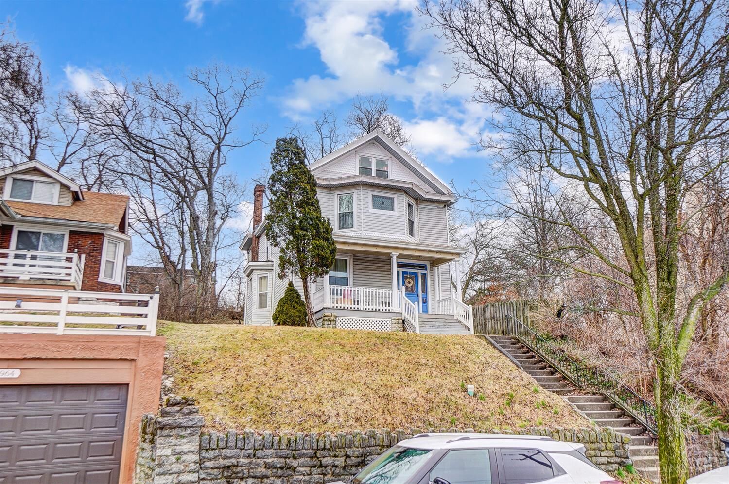 Property Photo:  962 Hawthorne Avenue  OH 45205 