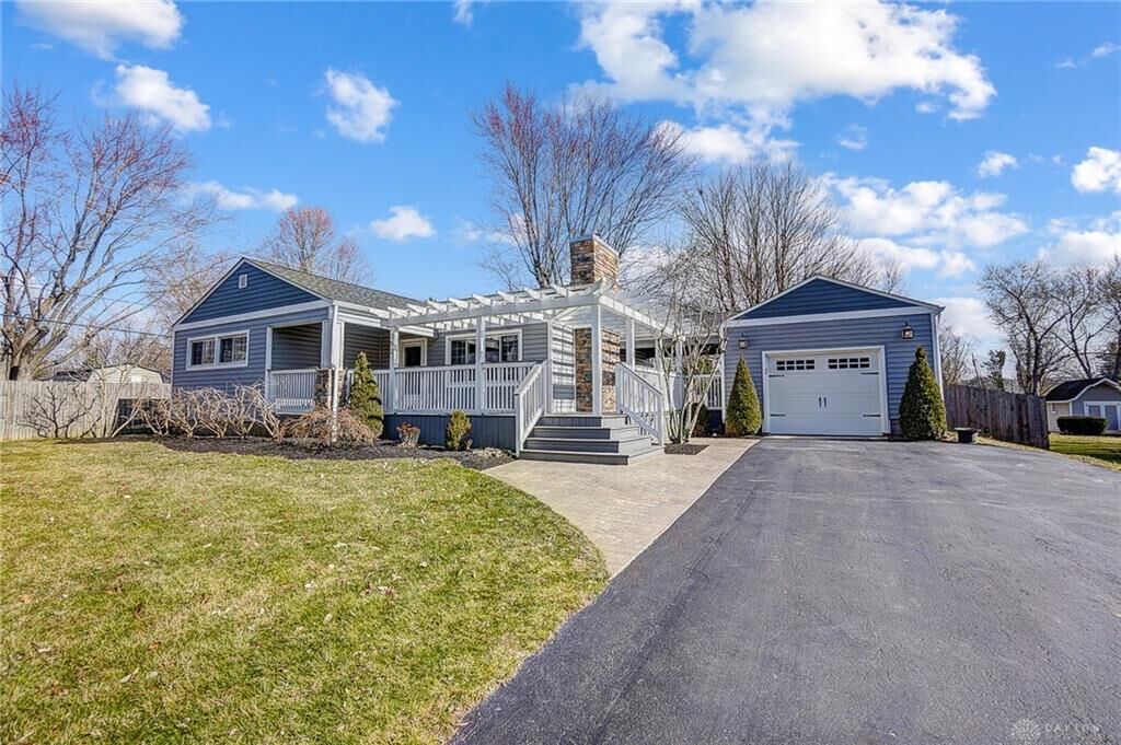 Property Photo: 352 Vindale Drive OH 45440