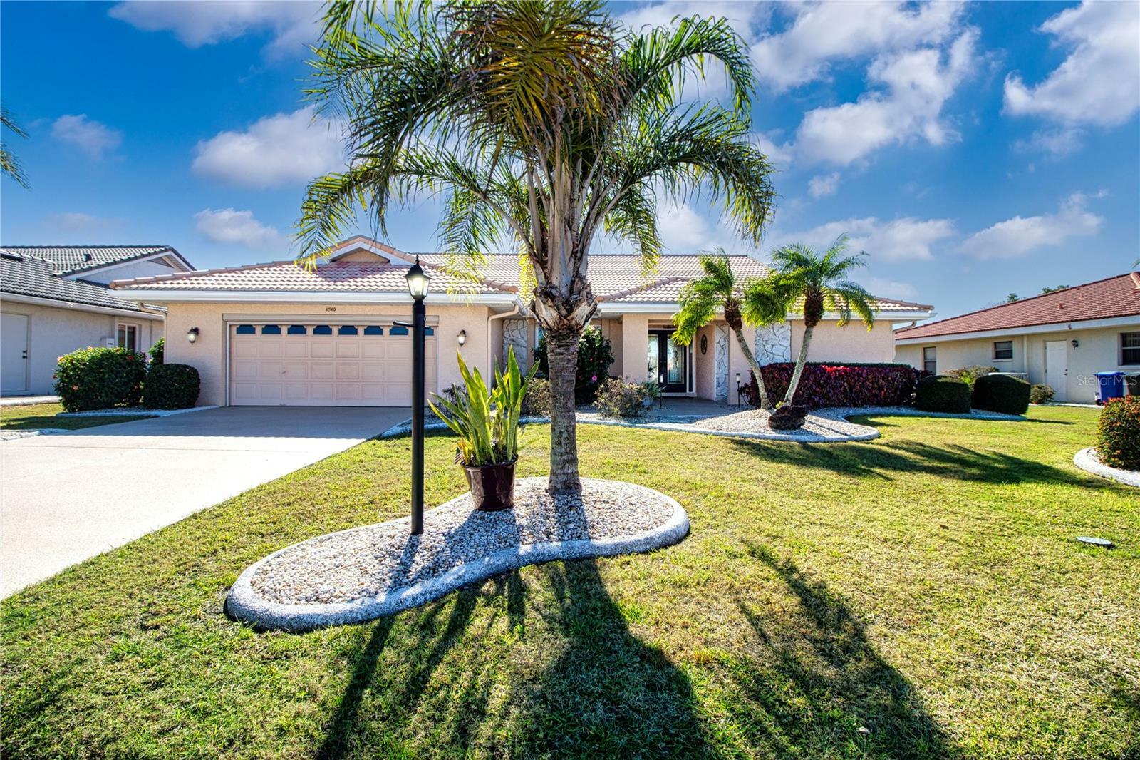 Property Photo:  1840 Wolf Laurel Drive  FL 33573 