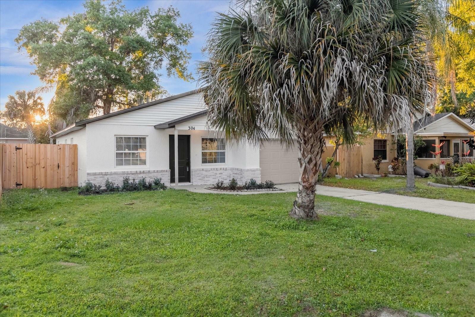 Property Photo:  304 Dover Street  FL 32811 