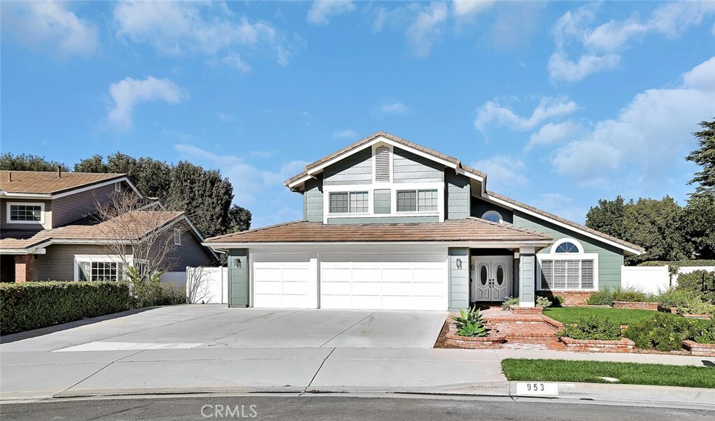 Property Photo:  953 Finnell Way  CA 92870 