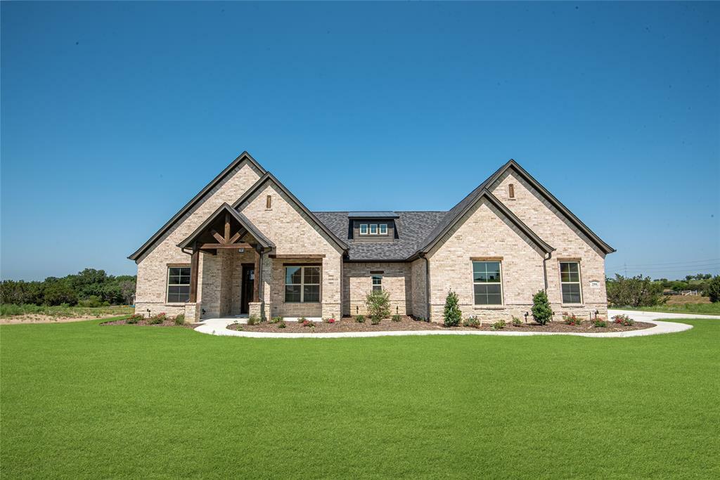 Property Photo:  206 Coalson Crossing  TX 76020 