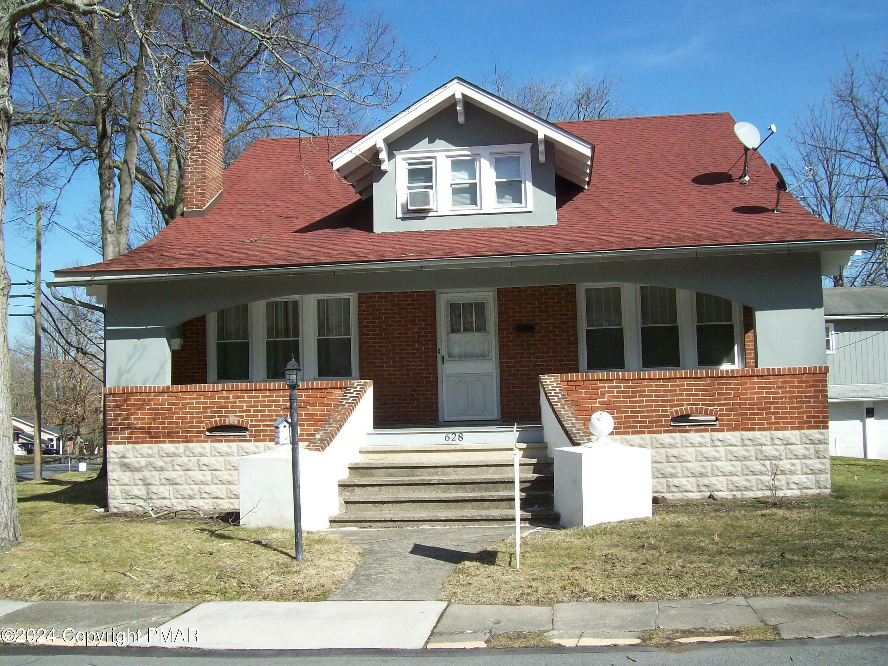 Property Photo:  628 King St  PA 18360 